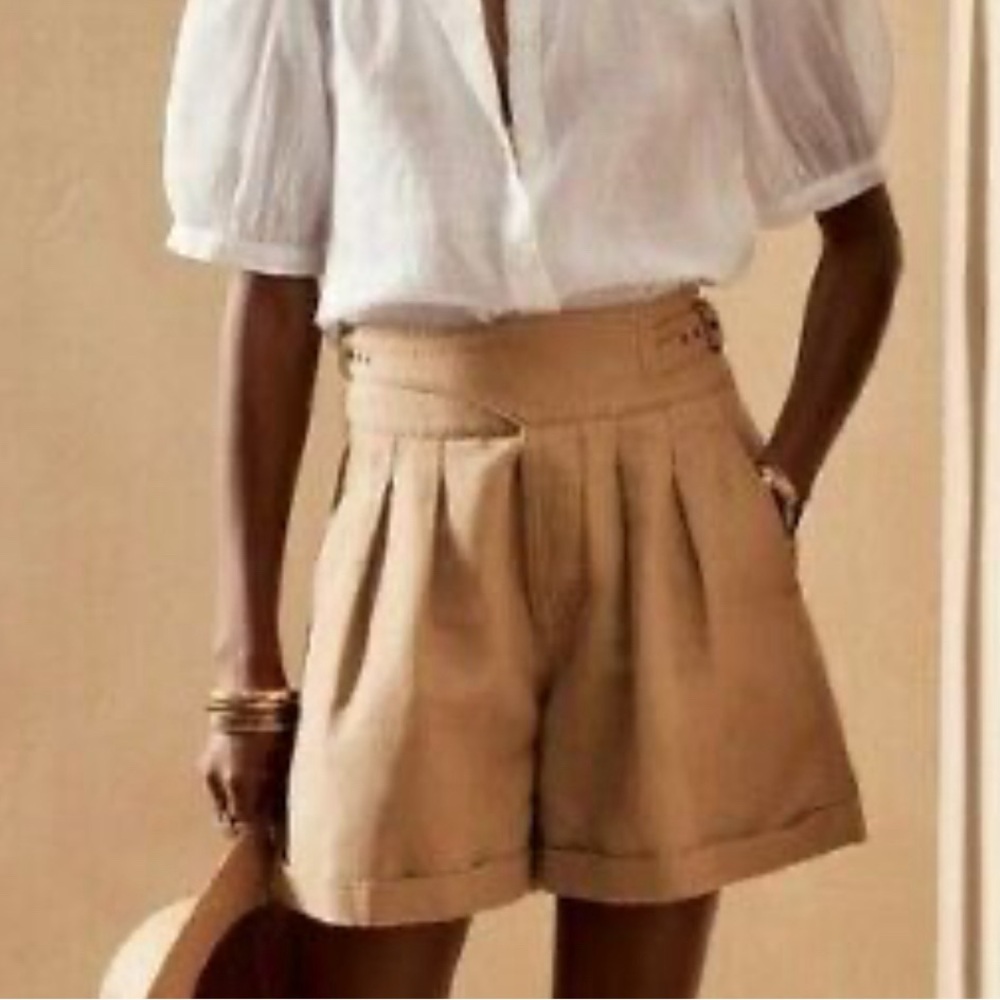 Banana Republic Explorer khaki shorts, size 16